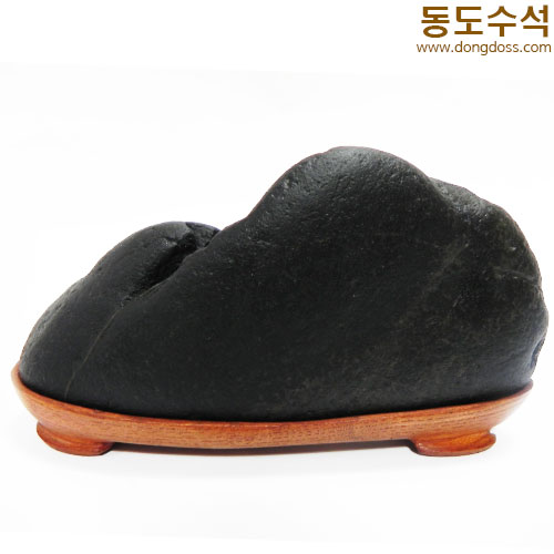 폭포가흘르는경석