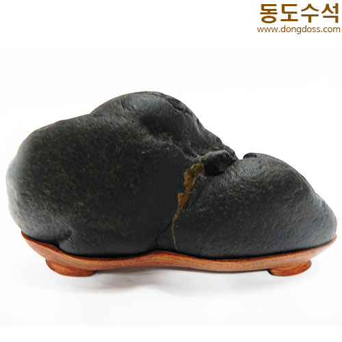 폭포가흘르는경석