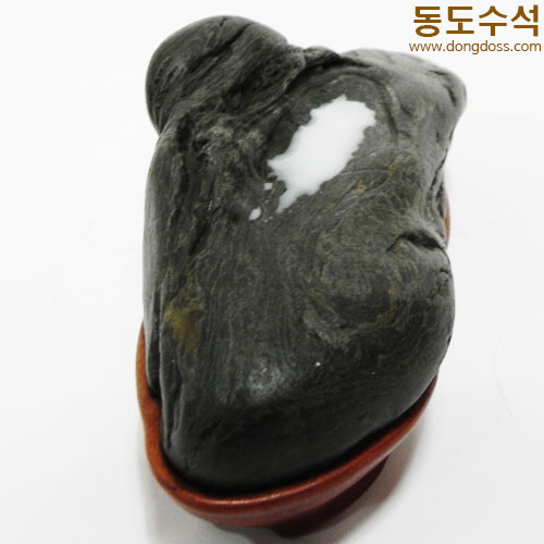 호수경석