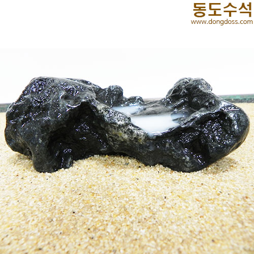 호수경석