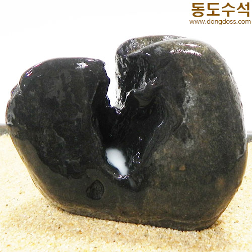 호수가있는변화바위