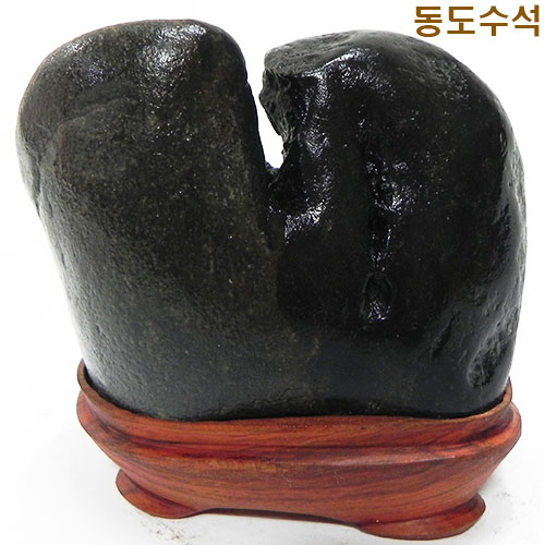 호수가있는변화바위